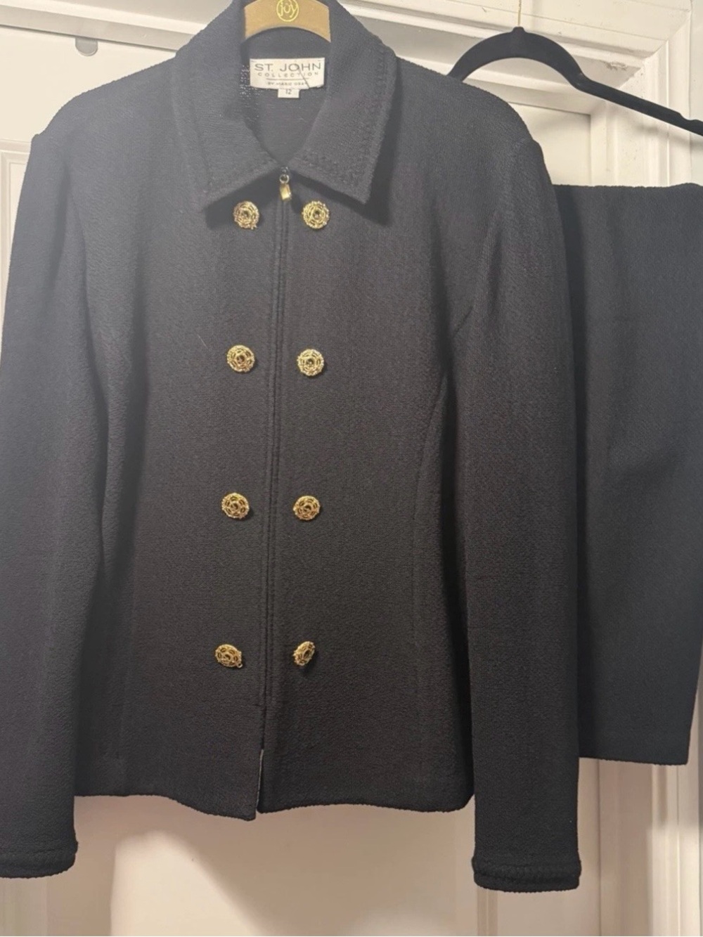 St. John Black Knit Womens Classic black suit size 12 beautiful